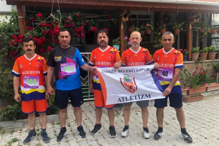 Bursa İnegöllü sporcular yarı maratonda koştu -