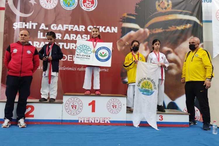 Bursa Nilüferli karatecilerden 7 madalya -