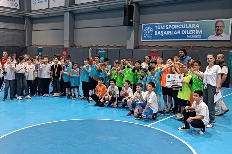 Bursa Nilüfer'de sportif başarılar ödülle taçlandırıldı -