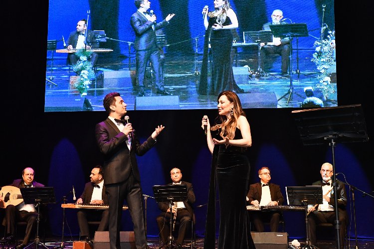 Bursa Osmangazi Belediyesi Müzeyyen Senar'ı unutmadı -