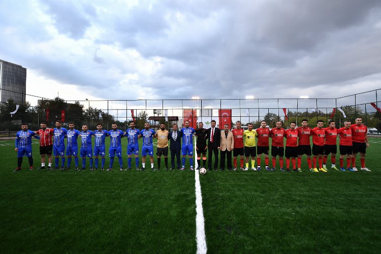 Bursa Osmangazi Belediyesi'nde birimler arası futbol turnuvası -