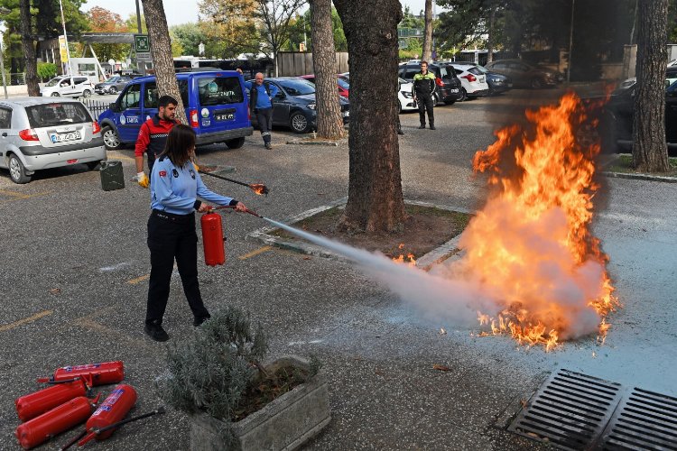 Bursa Osmangazi Belediyesi’nde yangın tatbikatı -