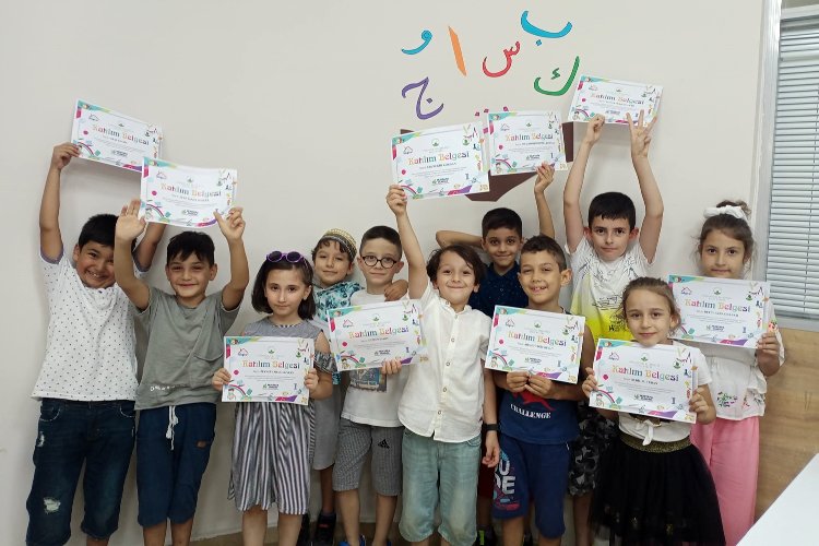 Bursa Osmangazi Bilgi Evleri'nde çocuklar geleceğe hazırlanıyor -