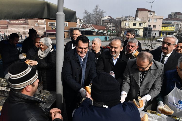 Bursa Osmangazi’de 1 tonluk hamsi festivali -