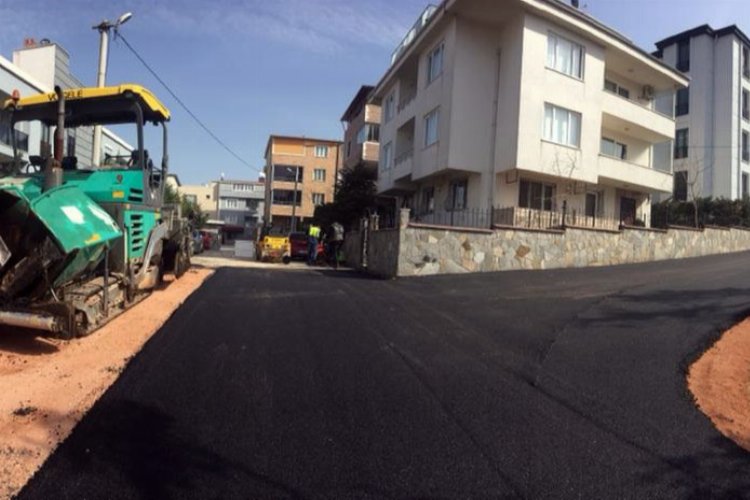 Bursa Osmangazi’de asfalt mesaisi devam ediyor -