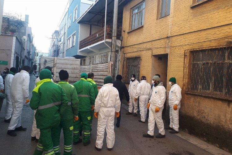 Bursa Osmangazi'de çöp ev temizlendi -