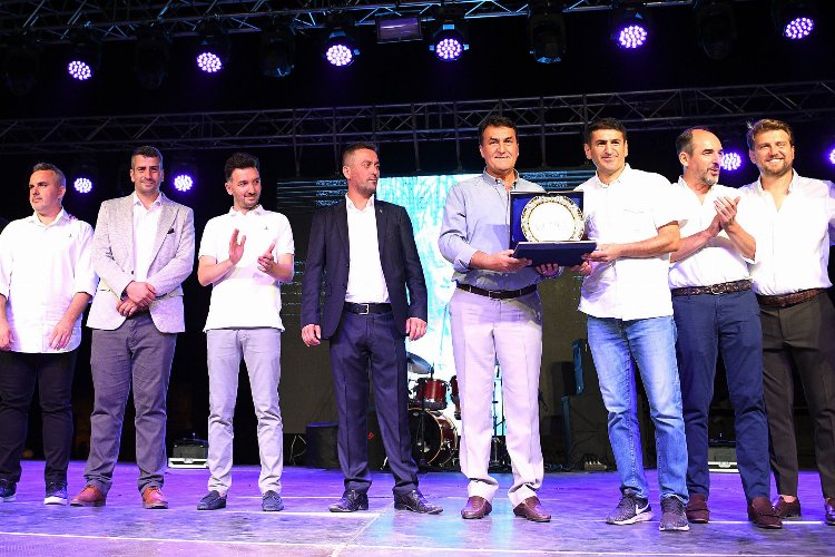 Bursa Osmangazi'de Gülbahçe sakinleri Rumeli ezgileri ile coştu -
