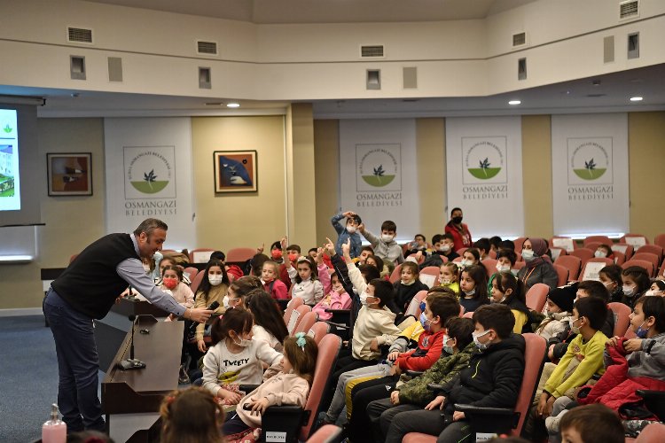 Bursa Osmangazi'de meclis salonu sınıf oldu -
