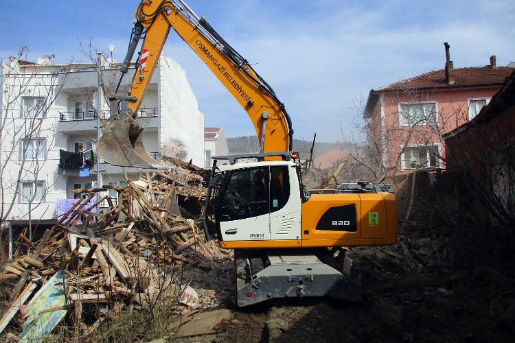 Bursa Osmangazi'de metruk binalara balyoz -