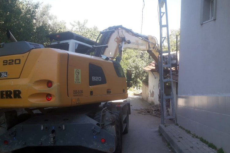 Bursa Osmangazi'de metruklarda yıkıma devam -