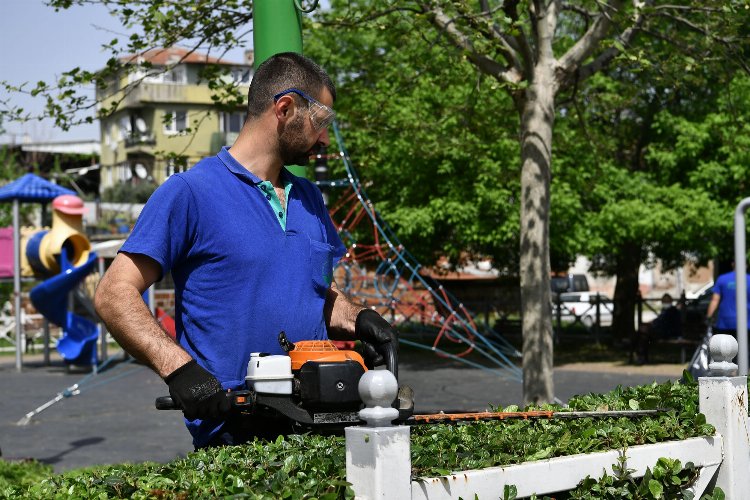 Bursa Osmangazi'de parklara ‘bahar’ bakımı -