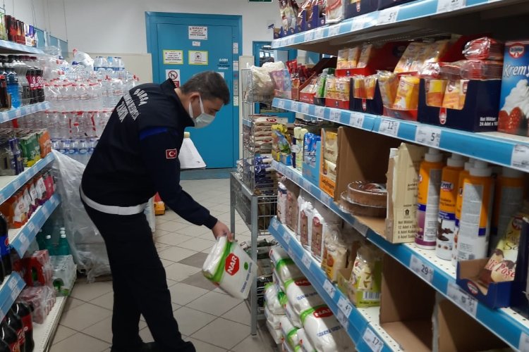 Bursa Osmangazi'de zabıtalar fırsatçılara göz açtırmıyor -