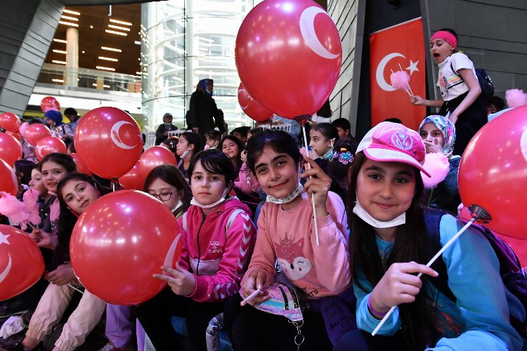 Bursa Osmangazi Fetih Müzesi çocuklarla şenlendi -