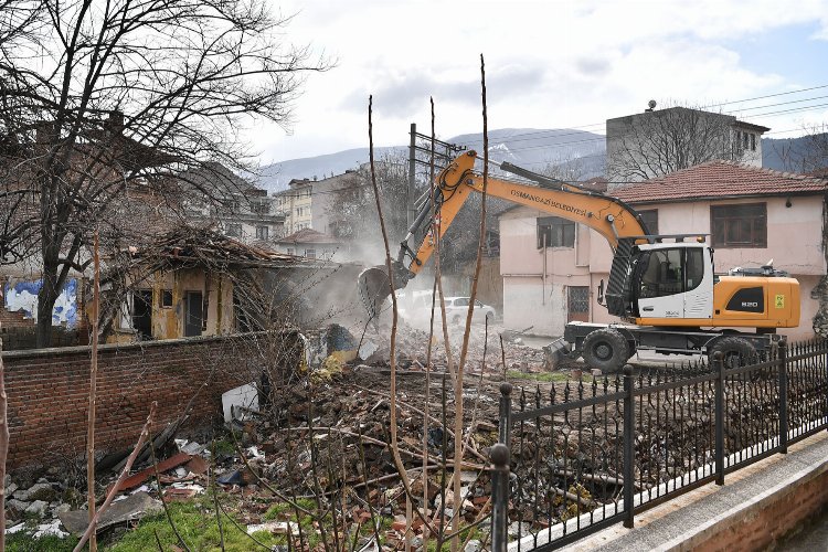 Bursa Osmangazi kaçak ve metruklardan temizleniyor -