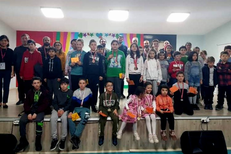 Bursa Yenişehir'de satranç rüzgârı -