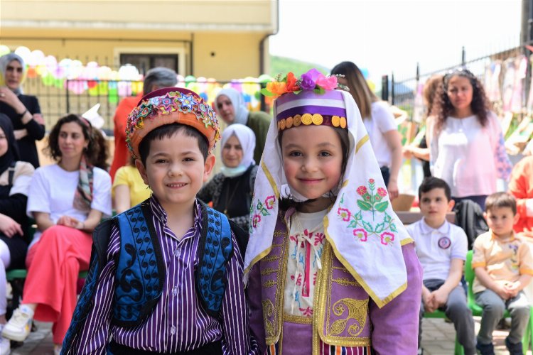 Bursa Yıldırım Belediyesi kreşinde özel anneler günü etkinliği -