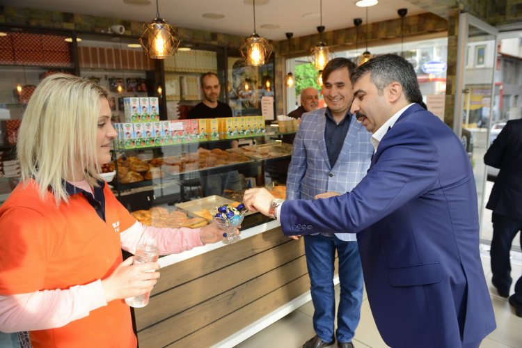 Bursa Yıldırım'da Başkan Yılmaz bayramı Davutdede'de karşıladı -