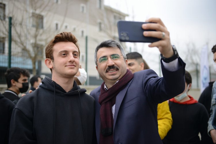 Bursa Yıldırım'da Başkan Yılmaz, lise öğrencileriyle bir araya geldi -