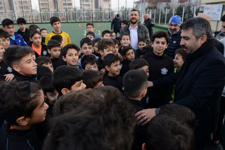 Bursa Yıldırım'da Başkan Yılmaz minik sporcularla buluştu -