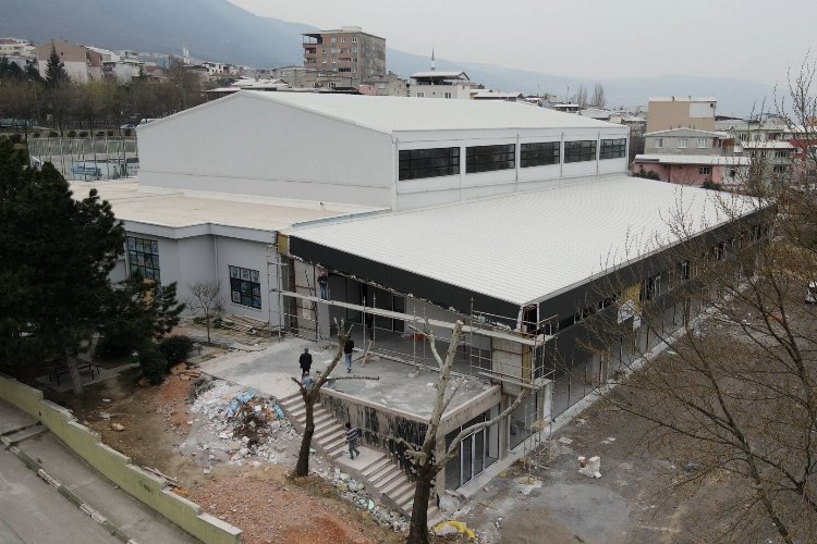 Bursa Yıldırım'da spor kompleksinde sona yaklaşılıyor -