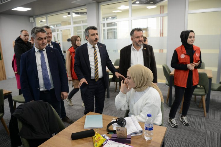 Bursa Yıldırım'ın 'Gençlik Merkezi'nde ders başı -