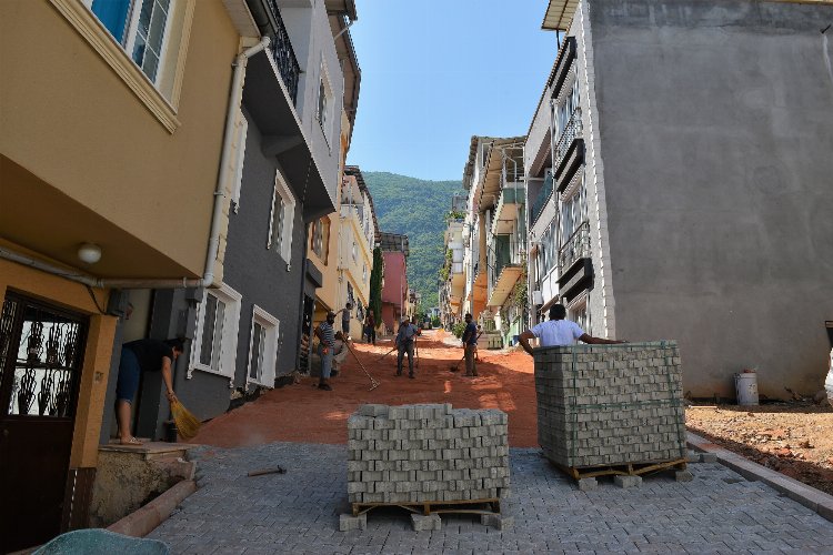 Bursa Yıldırım'ın yolları sil baştan yenileniyor -
