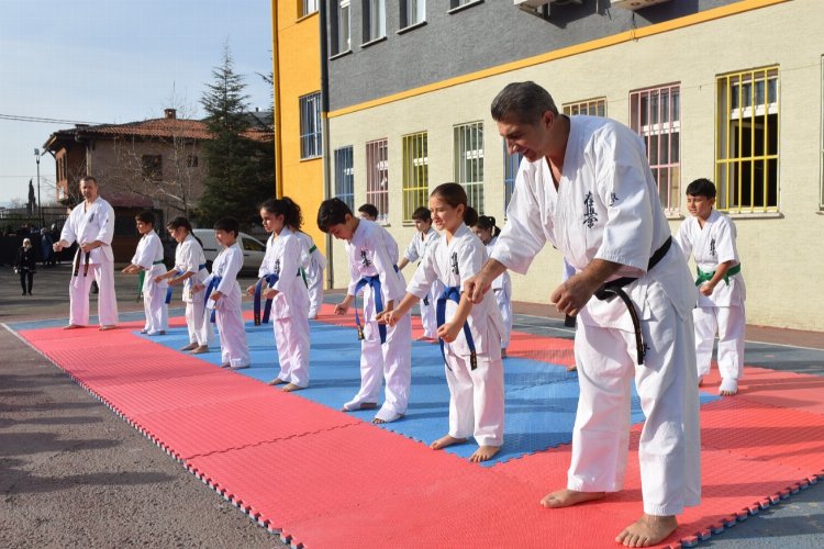 Bursa Yıldırım sporla büyüyor -