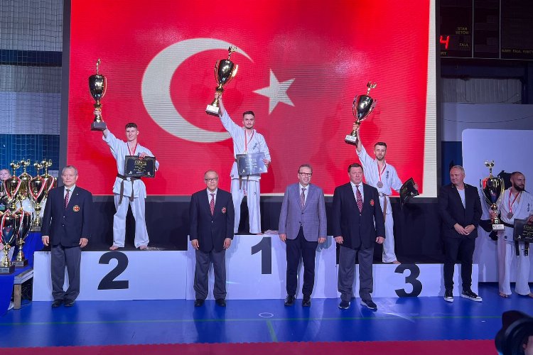 Bursa Yıldırımlı sporcular tarih yazdı -