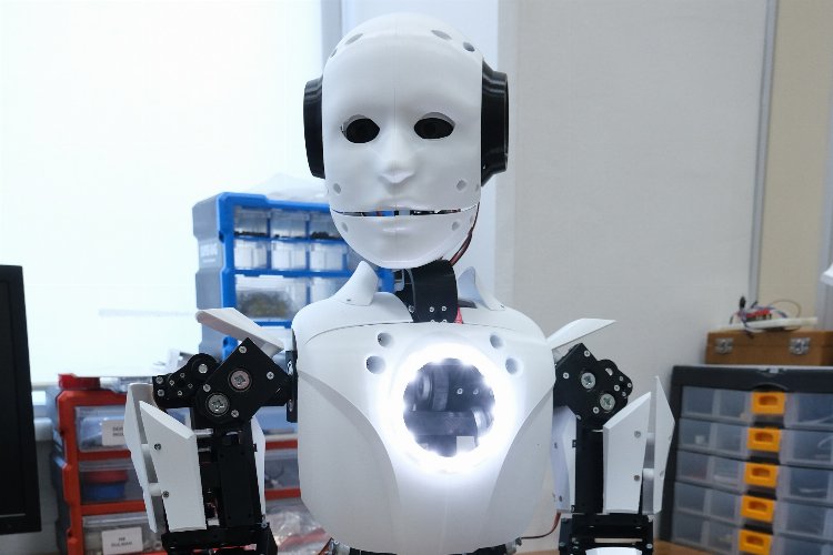 Bursalı firma insansı robotla ses getirecek -