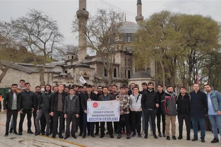 Bursalı Gençler İstanbul gezisinde -