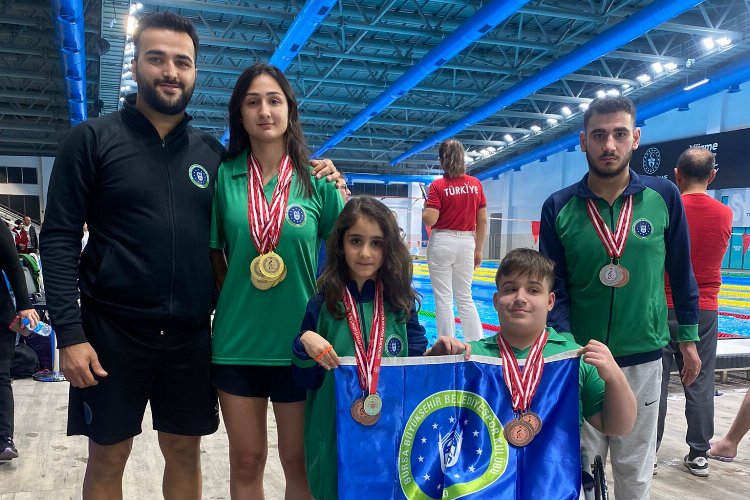 Bursalı yüzücülerden Konya'da 3 rekor, 15 madalya -