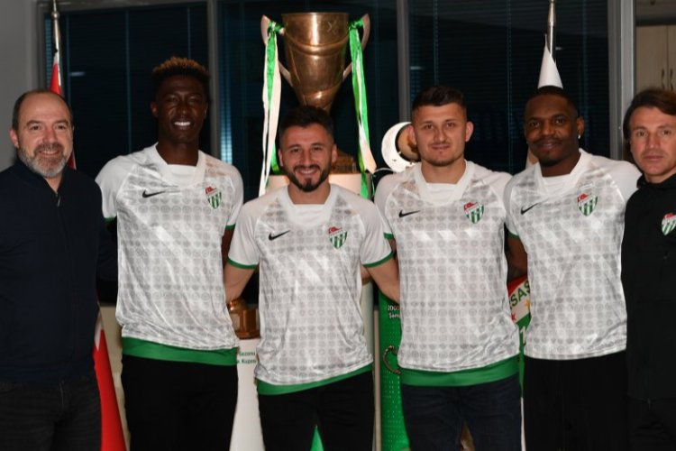 Bursaspor 4 futbolcuyla anlaşma sağladı -