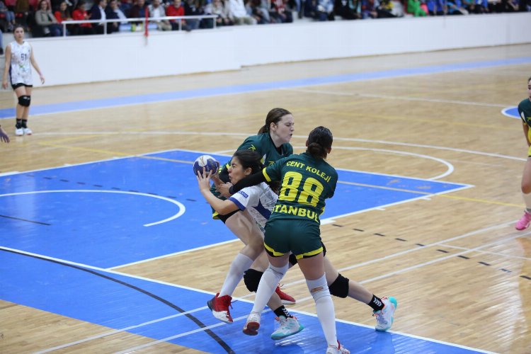 Büyükşehir Belediyespor Kadın Hentbolcular galibiyetle başladı -