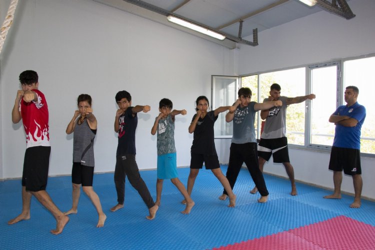 Büyükşehir kick boks kursu devam ediyor -