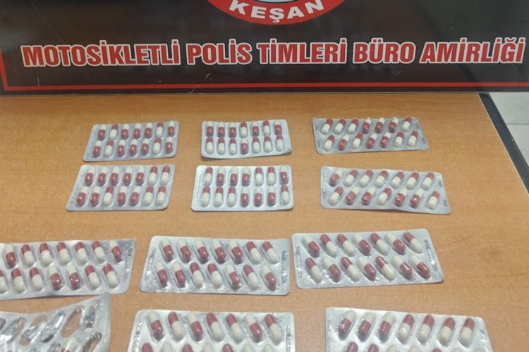 Çalıntı motosiklette uyuşturucu ile yakalandı -