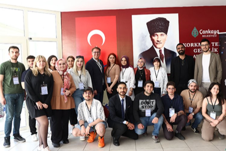 Çankaya'da gençlere bilişim kampı -