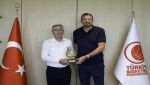 Çayırova Belediyesi Basketbol heyetinden Türkoğlu’na ziyaret