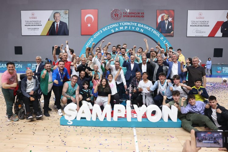 Çayırova Belediyesi 2. Lig’de şampiyon oldu -