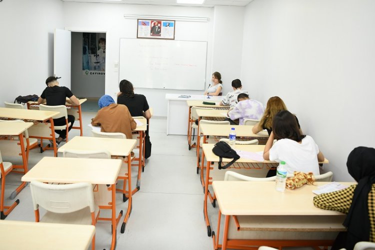 Çayırova'da yaz okulları deneme sınavıyla tamamlandı -