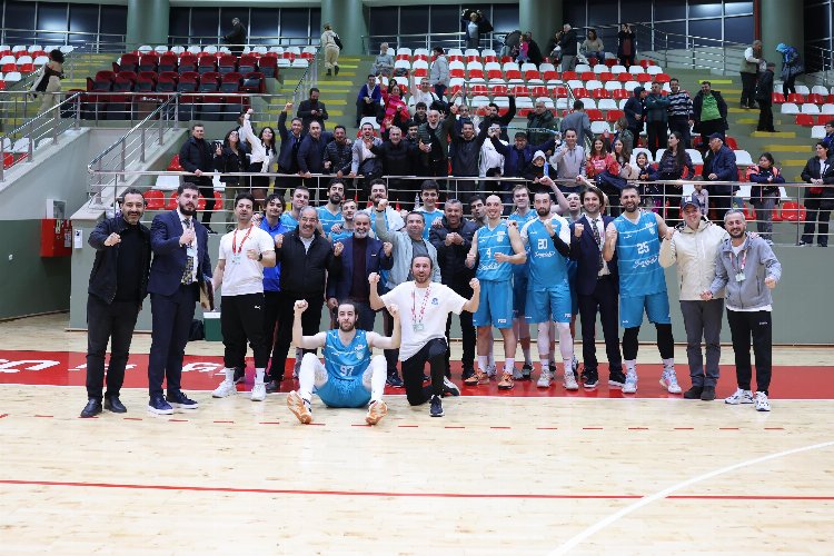 Çayırova potada ilk yarıyı lider bitirdi -