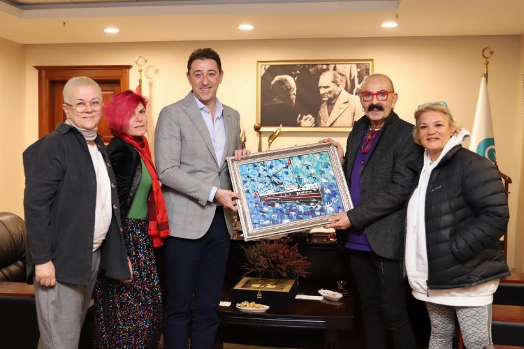 Cemil İpekçi yeni koleksiyonunu Bandırma'da hazırlıyor -