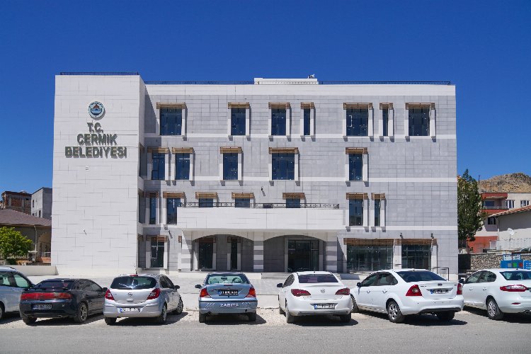 Çermik Belediyesi hizmet binası tamamlandı -