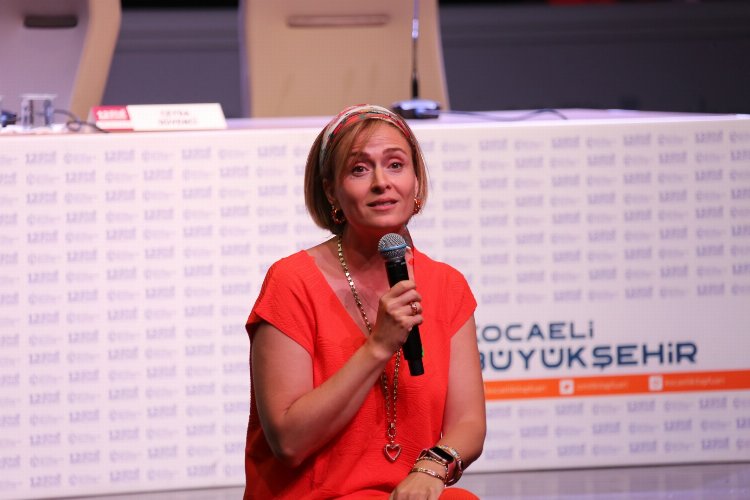 Ceyda Düvenci: Her şeye yetişemiyorum -
