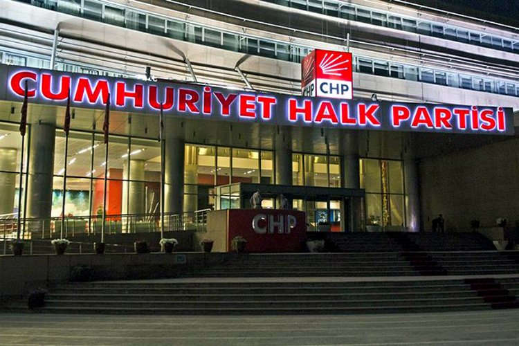 CHP'de tüm MYK üyeleri istifa etti! -