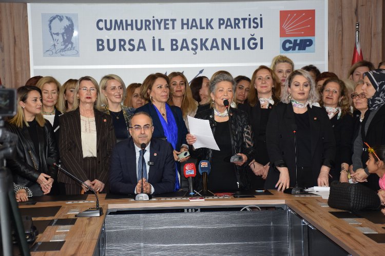 CHP'li kadınlar Bursa'da salona sığmadı -