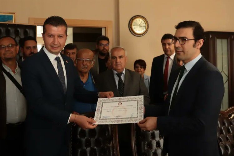CHP'li vekil mazbatasını Burdur'da aldı -