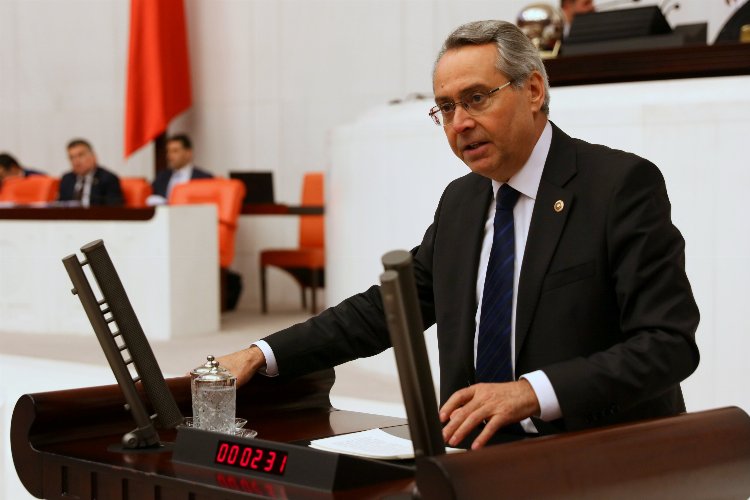 CHP'li Zeybek'ten Sezen Aksu açıklaması -