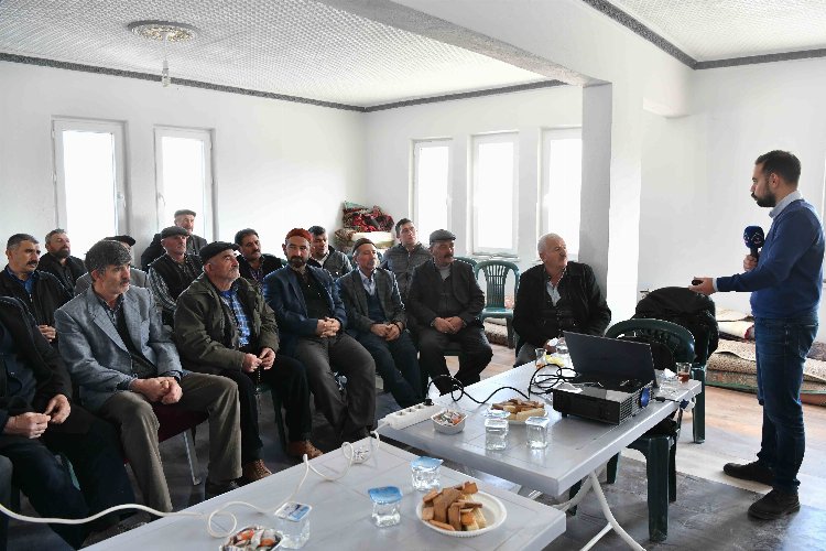 Çiftçilere hayvan besleme eğitimi -