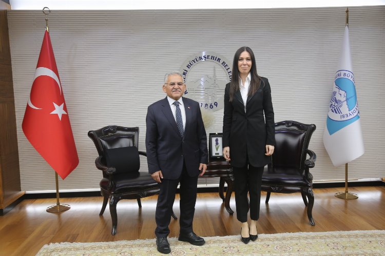 Çiğdem Karaaslan'dan Memduh Büyükkılıç'a ziyaret -