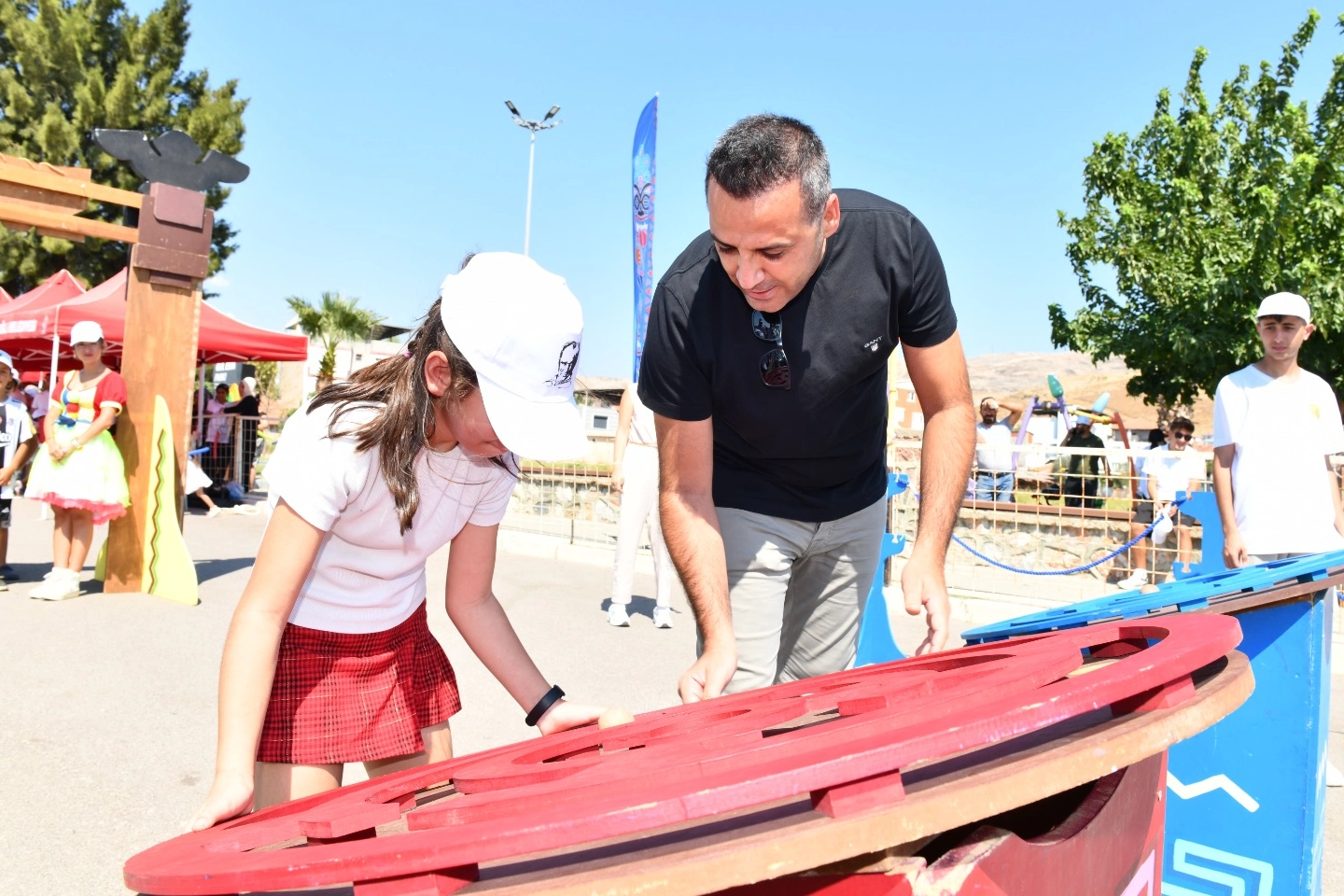 Çiğlili çocuklar gün boyu doyasıya eğlendi -
